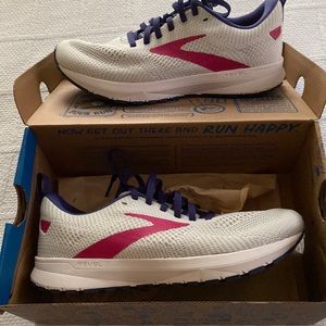 Brooks Running shoes, size 7, never been worn